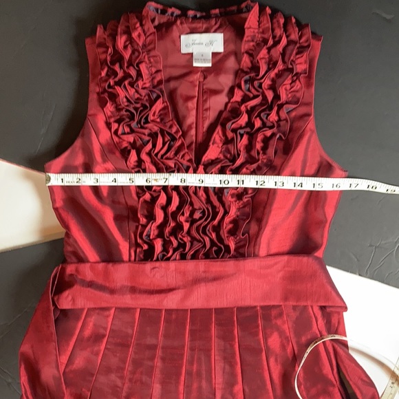 Jessica Howard Wine Colored Dress, Full Skirt, Beautiful! - Picture 3 of 7